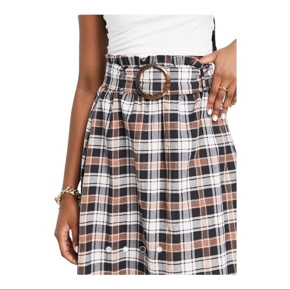 Asos DESIGN midi skirt with belt detail in check print - Picture 2 of 10